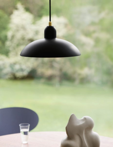 Fritz Hansen KAISER IDELL™ Pendelleuchte schwarz matt messing
